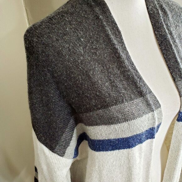 GAP Cardigan Sweater Womens Size XS/S Rayon Blend Gray Blue Striped Color Block - Picture 5 of 11